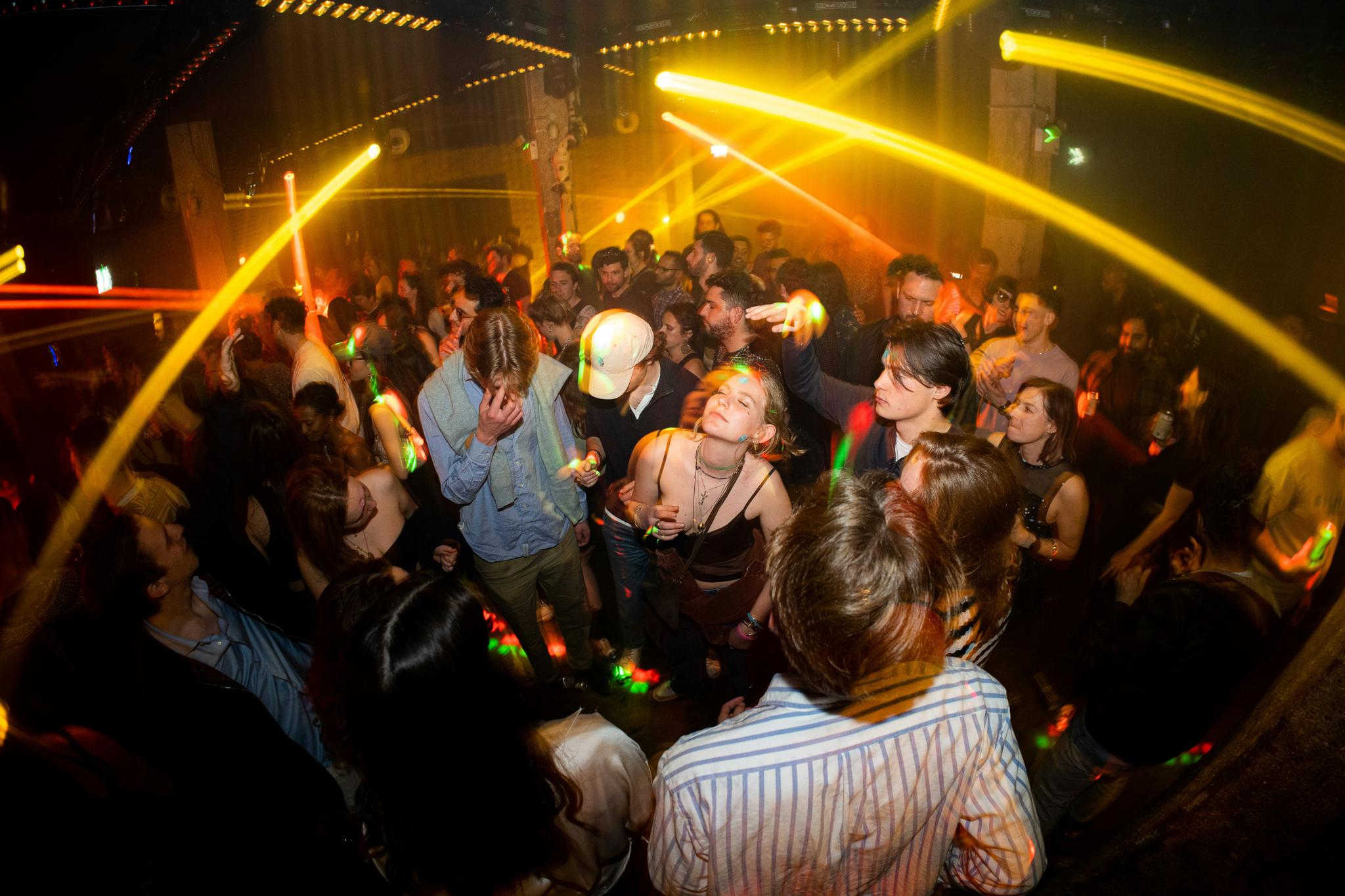 Hiriketiya nightlife